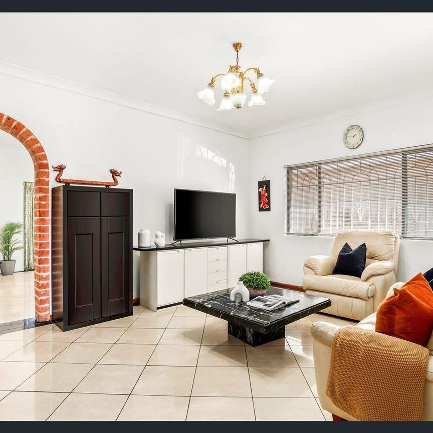 Charming Single-Level Family Home in Quiet Cul-De-Sac - Photo 1