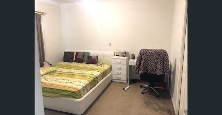 Modern three bedroom townhouse in a great location! - Photo 3