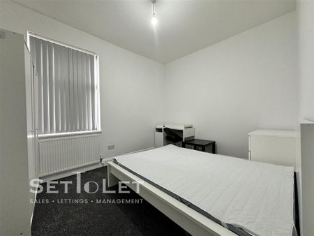 4 bedroom house to rent - Photo 2