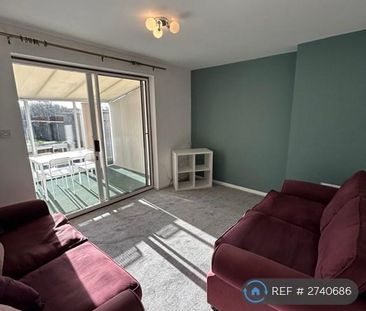 4 bedroom semi-detached house to rent - Photo 2