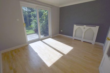 4 bedroom detached house to rent - Photo 4