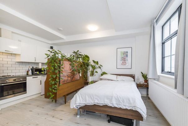 Studio to rent - Photo 1