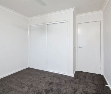49 Walker Way, Berwick VIC 3806 - Photo 1