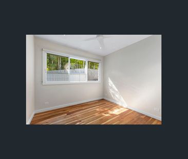 Modern One Bedroom Coastal Retreat With Private Yard - Photo 3