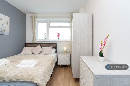 3 bedroom flat to rent - Photo 5