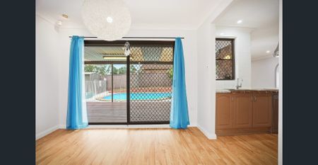 Spacious Family Home with Pool - Photo 5