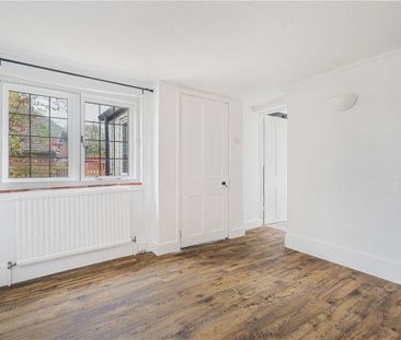 A detached four bedroom house situated within the Village of South ... - Photo 5