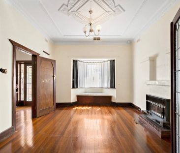 Timeless Tudor Elegance with Modern Luxury - Photo 6