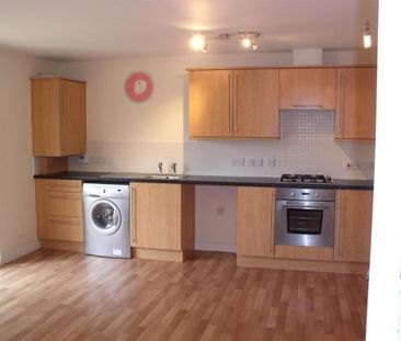 2 bedroom end of terrace house to rent - Photo 2