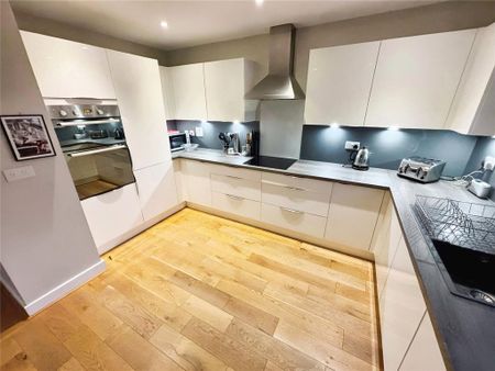 3 bedroom terraced house to rent - Photo 5