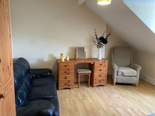 1 bedroom in a house share to rent - Photo 1