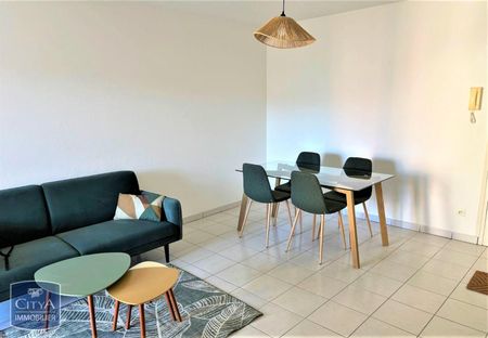 Location Appartement 2 pièces 43m² MONTAUBAN 82000 - Photo 2