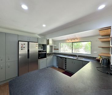 4-Bedroom Home in Pine Haven - Photo 6