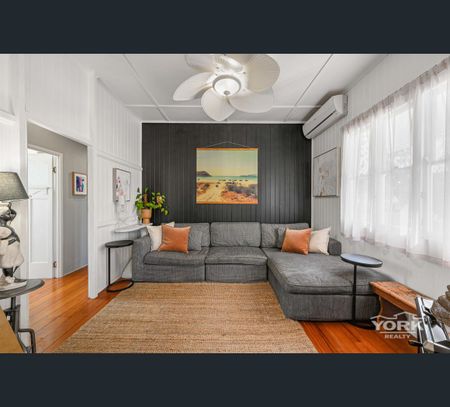 144 Hill Street, Newtown, Qld 4350 - Photo 3