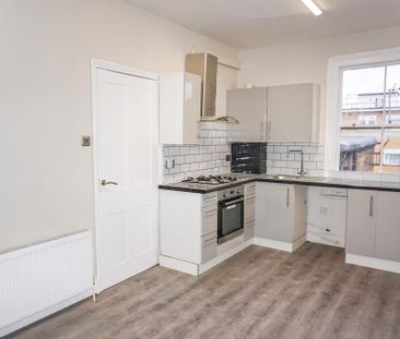 2 bedroom flat to rent - Photo 6
