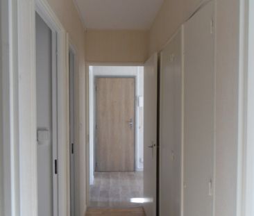 Location - Appartement T4 - 73 m² - Novillars - Photo 3