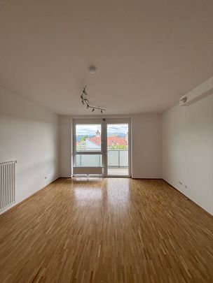 Helle 2-Zimmer-Wohnung mit Balkon - Photo 1