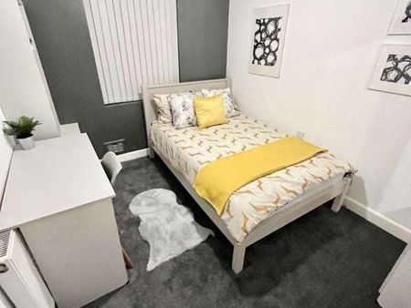 Grafton Street Room 1 - Photo 3
