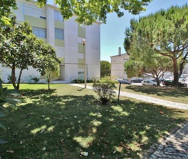 Apartment T2 in Carcavelos e Parede, Cascais - Photo 2
