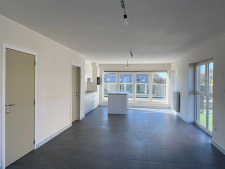 Energiezuinig duplex-appartement met 3 slaapkamers in recent project Kasteeldreef, nabij centrum Hoogstraten. - Photo 4