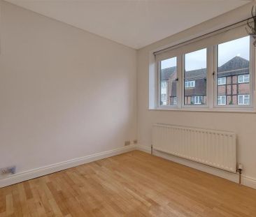 2 bedroom end of terrace house to rent - Photo 2