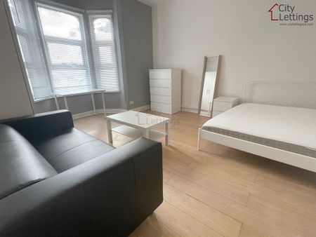 2 Bedroom Shared Flat - Photo 2