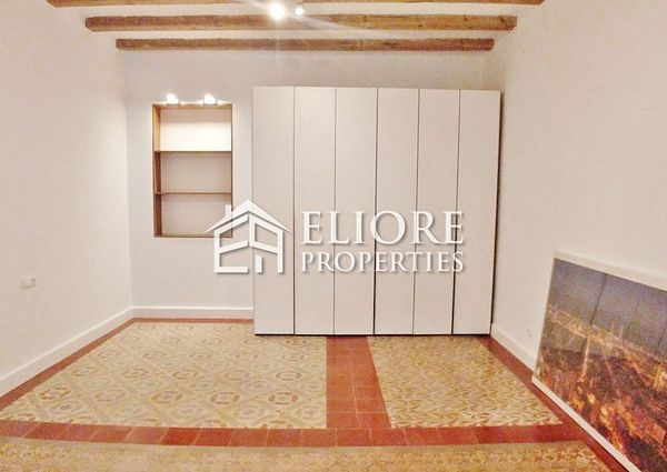 Renovated Apartment For Sale in el Gotic Barcelona 1 bed/ 1 bath