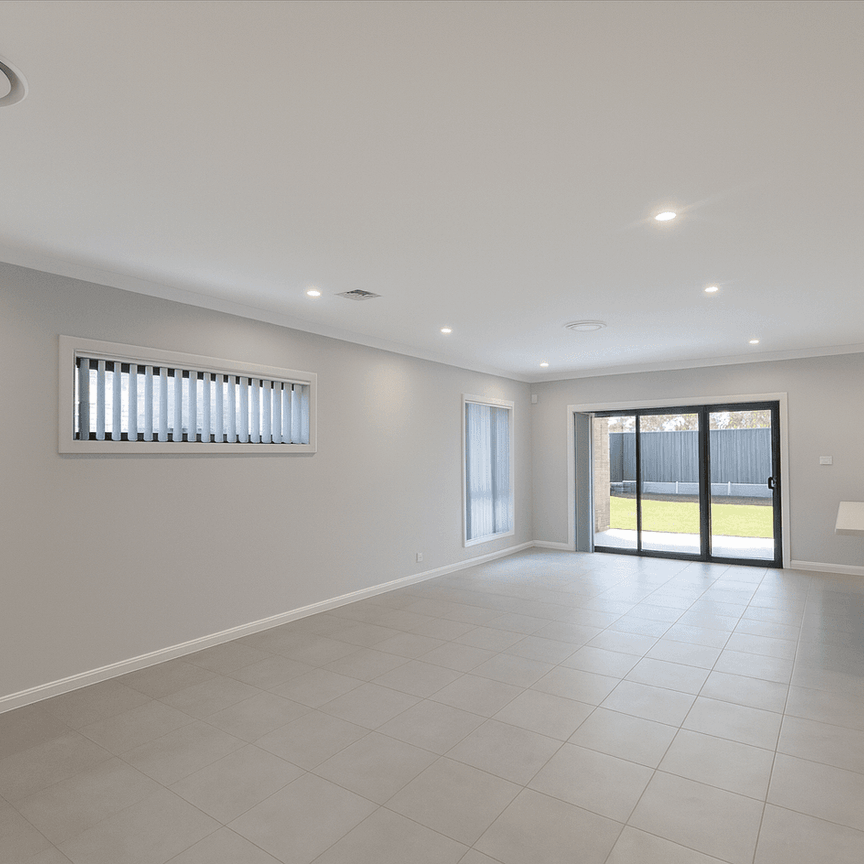 Luxury Brand-New 4 Bedroom Home in Austral! - Photo 1