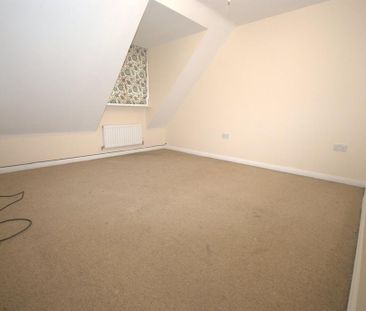 4 bedroom end of terrace house to rent - Photo 4