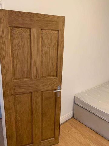 Manchester Road, Altrincham, WA14 - Photo 5