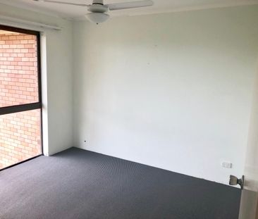 Waterfront Unit in Mooloolaba - Photo 3