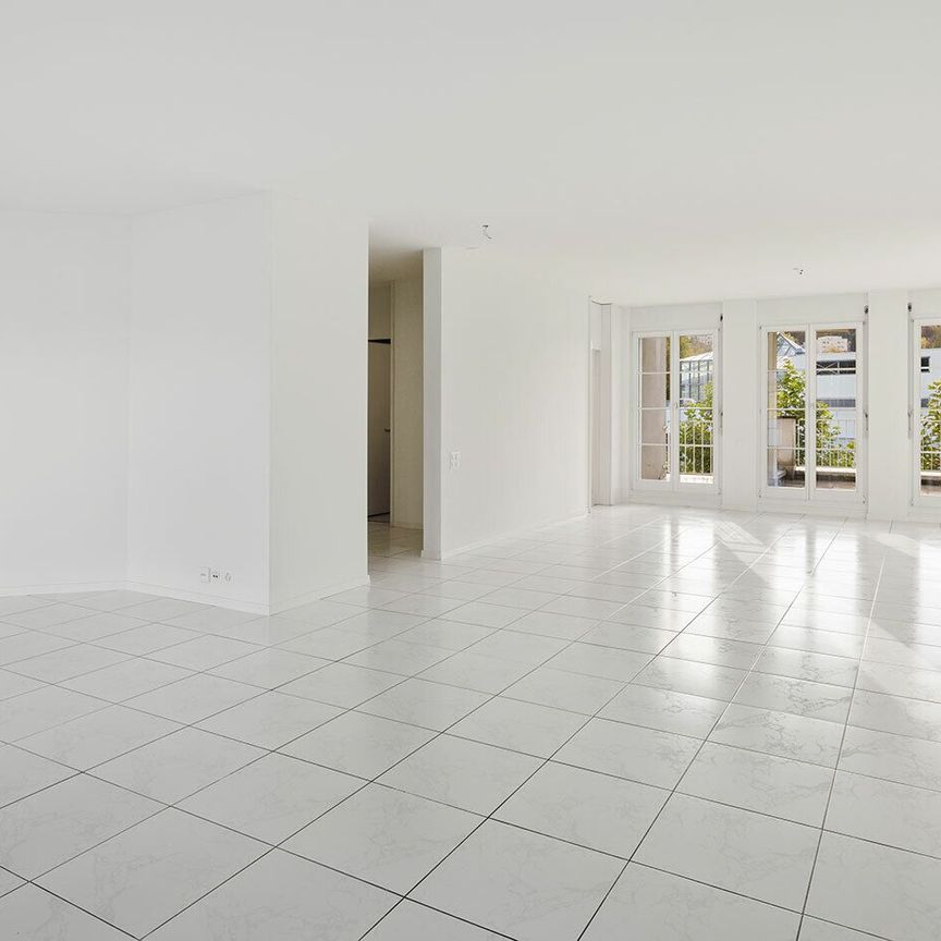 Wake up with a sea view - modern 3.5-room apartment in Lucerne - Photo 1