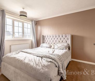 3 bedroom end of terrace house to rent - Photo 4