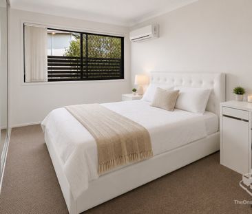 Modern Spacious 3 + 1 Bedroom Corner Block Townhouse - Photo 3