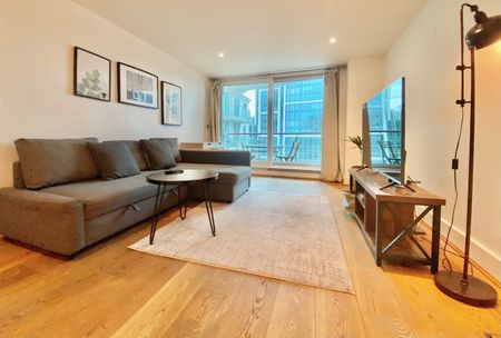 1 Bed Flat, St. George Wharf, SW8 - Photo 2