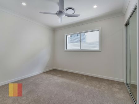 BRAND NEW TOWNHOUSE WITH RUMPUS, DUCTED AIR & COURTYARD BACKING ONTO KEDRON BROOK ! - Photo 3