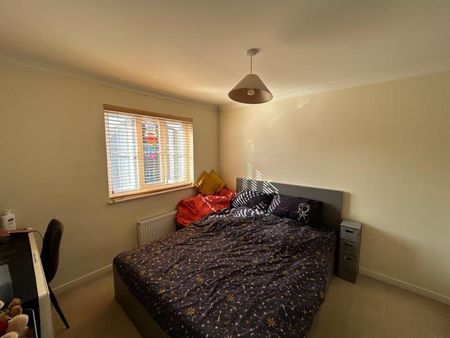 3 bedroom semi-detached house to rent - Photo 5