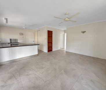 Charming Stand-Alone Villa in Whitfield Location - Photo 2