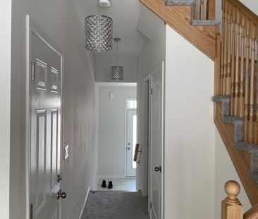 For Lease - 2540 Winter Words Drive, Oshawa, Ontario - Photo 4