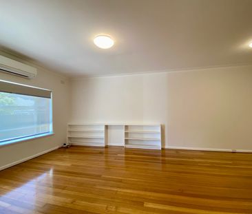 SUPERB POSITION AND SPACIOUS UNIT - Photo 2