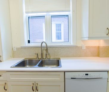 For Lease - 49 Hillsdale Avenue, Toronto, Ontario - Photo 6