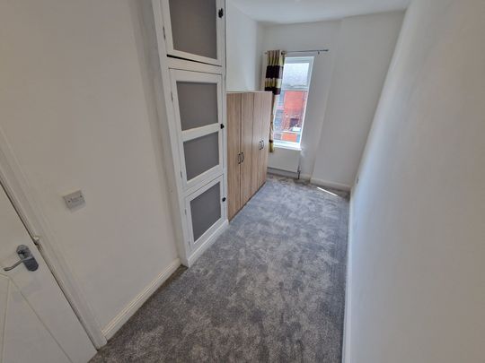 Eton Hill Road, Radcliffe - Photo 1