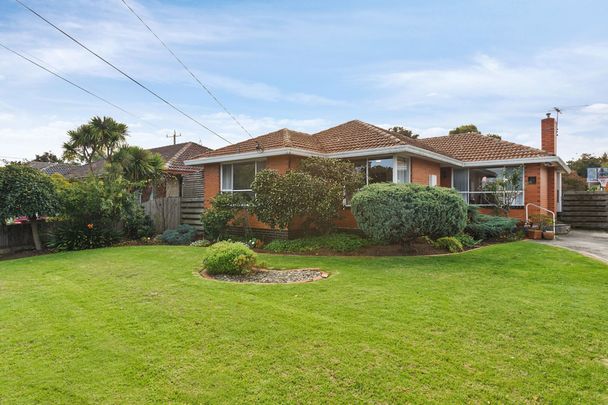 37 Winmalee Drive, Glen Waverley. - Photo 1