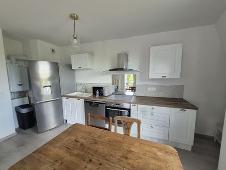 Location Appartement 3 pièces 70m² LILLE 59000 - Photo 4