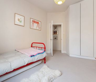 3 bedroom mews to rent - Photo 6
