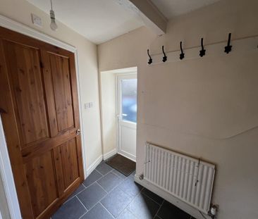 2 bedroom terraced house to rent - Photo 2