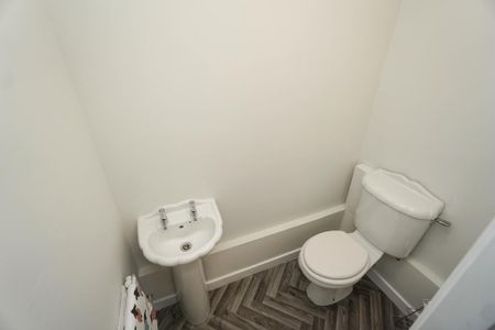 3 bedroom terraced house to rent - Photo 2
