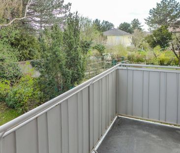 Gut aufgeteilte 3 Zimmerwohnung mit Freifläche und Grünblick - Erst... - Photo 2