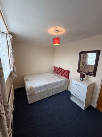 Room in a Shared Flat, Bentley Court, LU1 - Photo 4