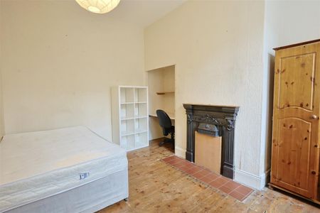 5 bedroom Student Terraced House to rent in Ripon Gardens, Jesmond Vale, Newcastle Upon Tyne - Photo 3